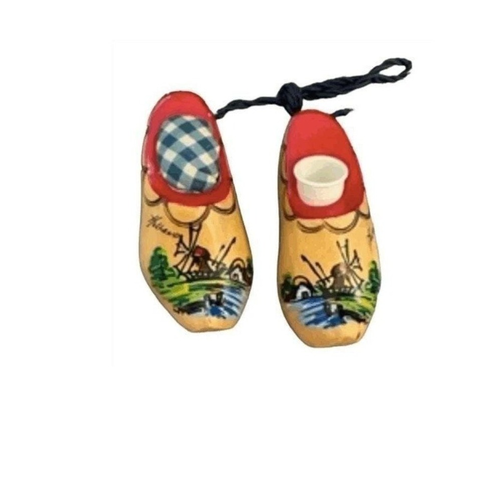 Vintage Holland Dutch Wooden Shoes Sewing Kit Pincushion Thimble Clogs